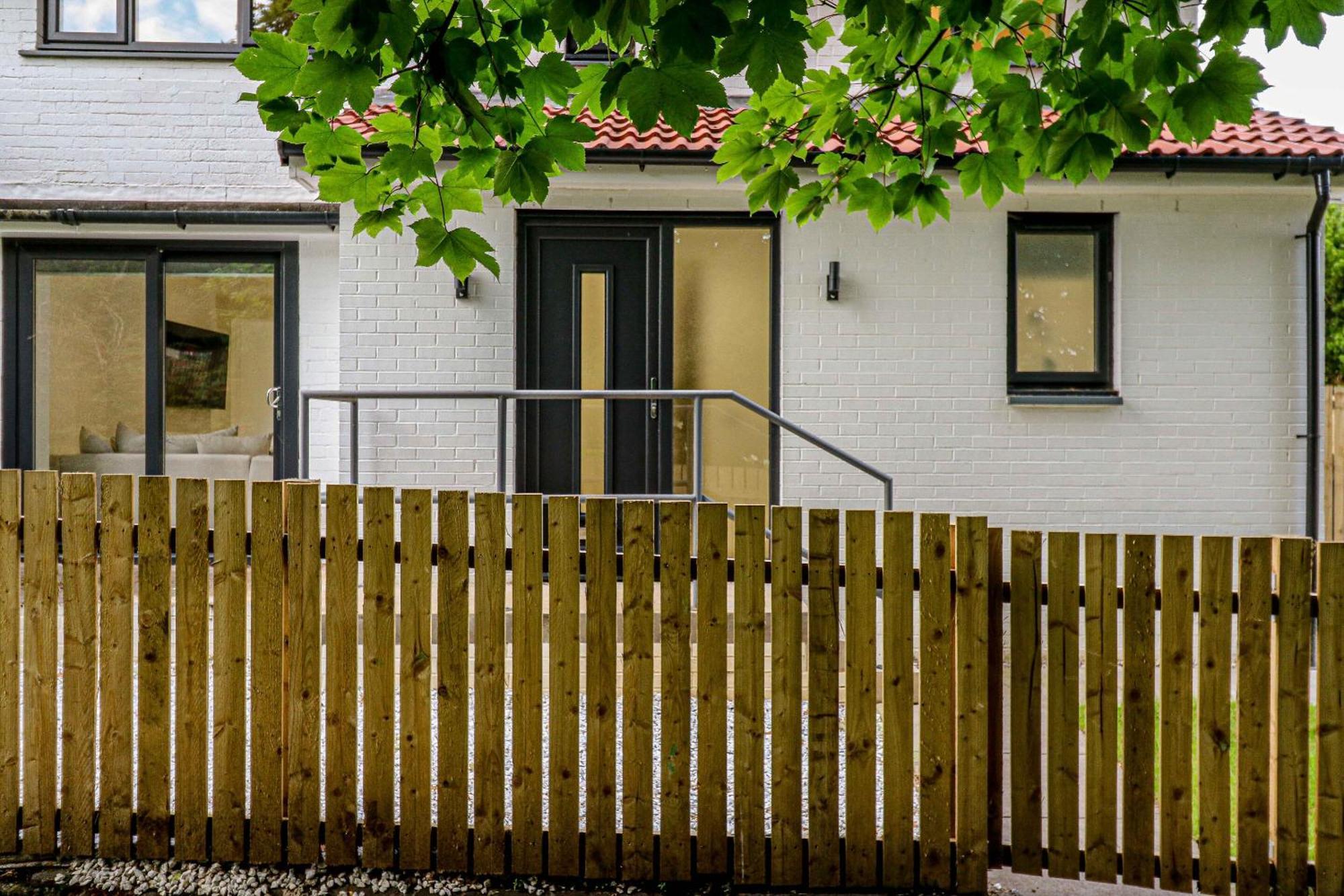Wyndford Riverside House Glasgow Exterior photo